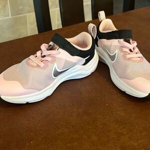Nike Girl’s Downshifter size 11